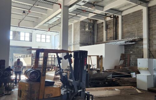 24,300 SF MANUFACTURING/OFFICE/RETAIL SPACE FOR SALE