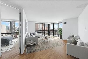 Amazing Luxury 4 bedroom 2.5 baths in a doorman building Prime Sutton Place No Fee
