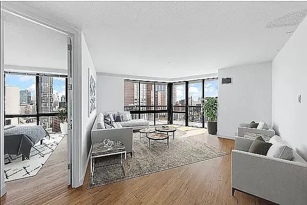Amazing Luxury 4 bedroom 2.5 baths in a doorman building Prime Sutton Place No Fee