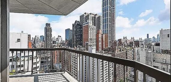 Amazing Luxury 4 bedroom 2.5 baths in a doorman building Prime Sutton Place No Fee