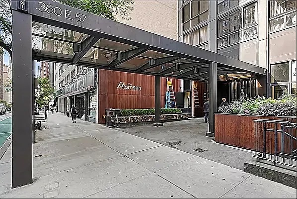 Amazing Luxury 4 bedroom 2.5 baths in a doorman building Prime Sutton Place No Fee