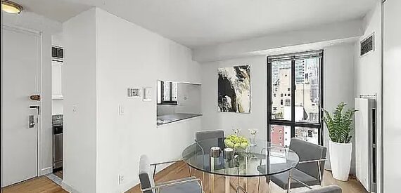 Amazing Luxury 4 bedroom 2.5 baths in a doorman building Prime Sutton Place No Fee