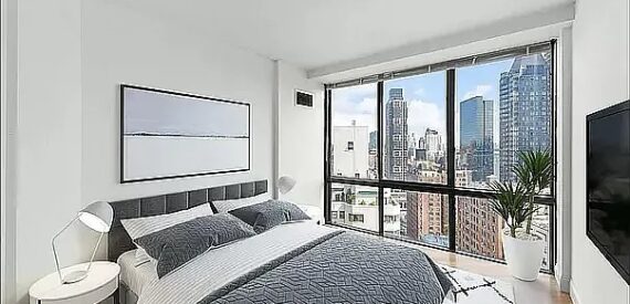 Amazing Luxury 4 bedroom 2.5 baths in a doorman building Prime Sutton Place No Fee