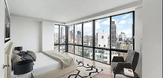Amazing Luxury 4 bedroom 2.5 baths in a doorman building Prime Sutton Place No Fee
