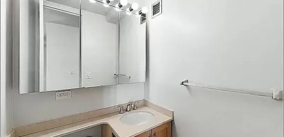 Amazing Luxury 4 bedroom 2.5 baths in a doorman building Prime Sutton Place No Fee