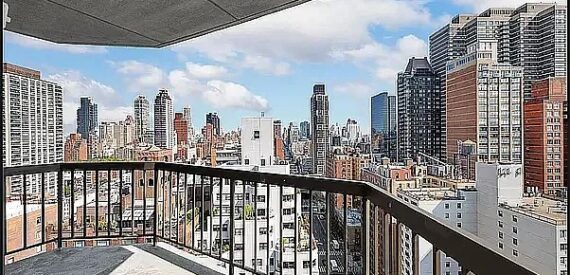 Amazing Luxury 4 bedroom 2.5 baths in a doorman building Prime Sutton Place No Fee