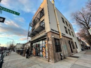Corner Store for Rent NO FEE