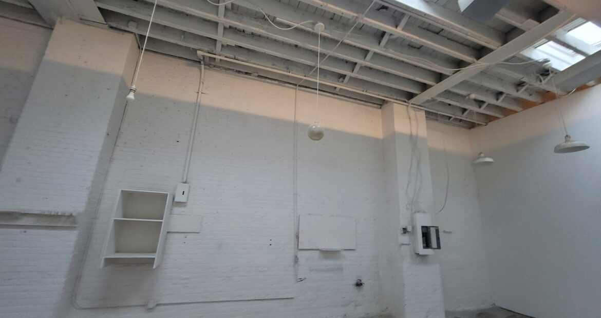 Spacious 3,500 Sq Ft Industrial Garage in Prime Bushwick Location 🚀