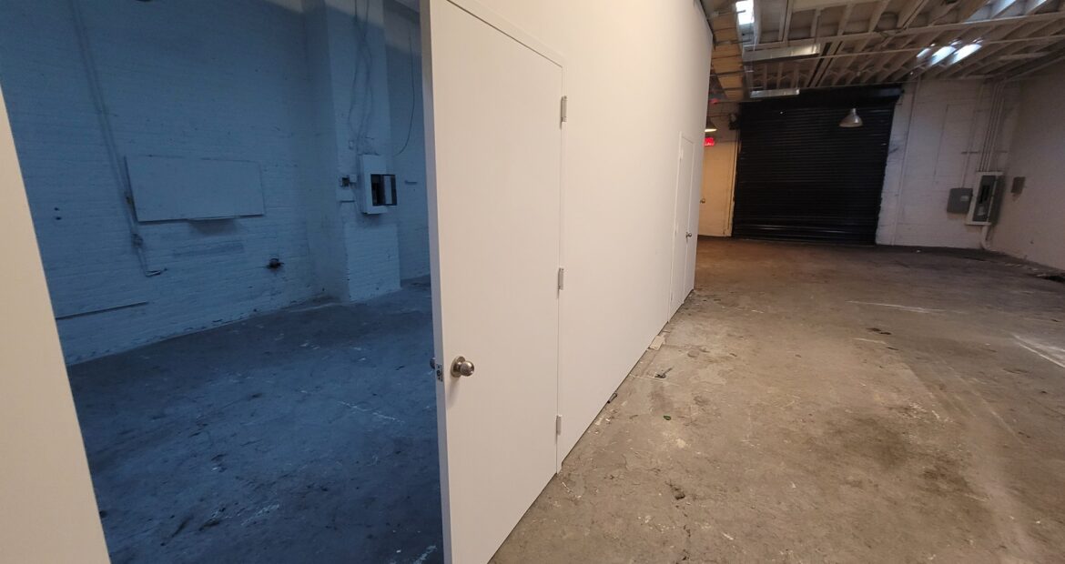 Spacious 3,500 Sq Ft Industrial Garage in Prime Bushwick Location 🚀