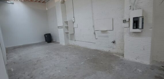 Spacious 3,500 Sq Ft Industrial Garage in Prime Bushwick Location 🚀