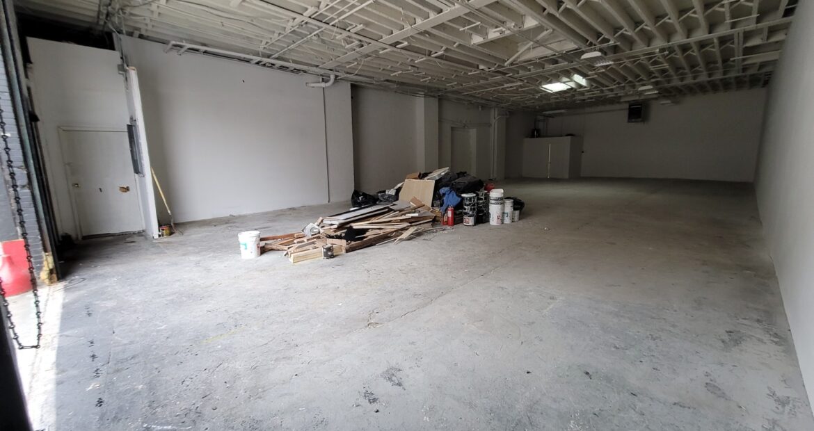 Spacious 3,500 Sq Ft Industrial Garage in Prime Bushwick Location 🚀