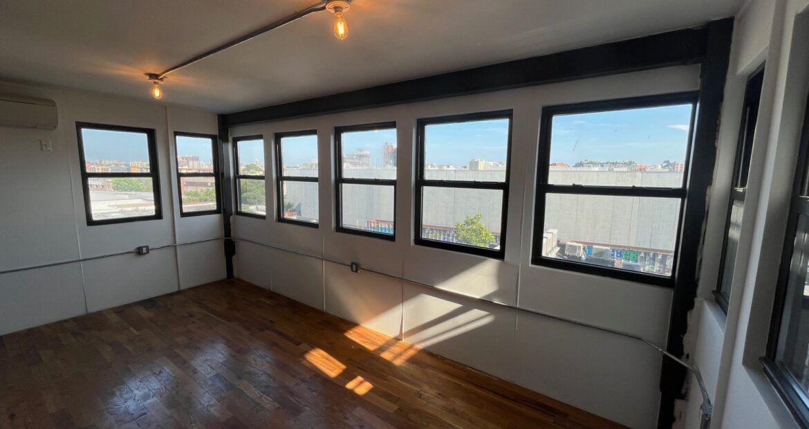 Modern Williamsburg Office Space for Lease – Prime Location, Flexible Terms