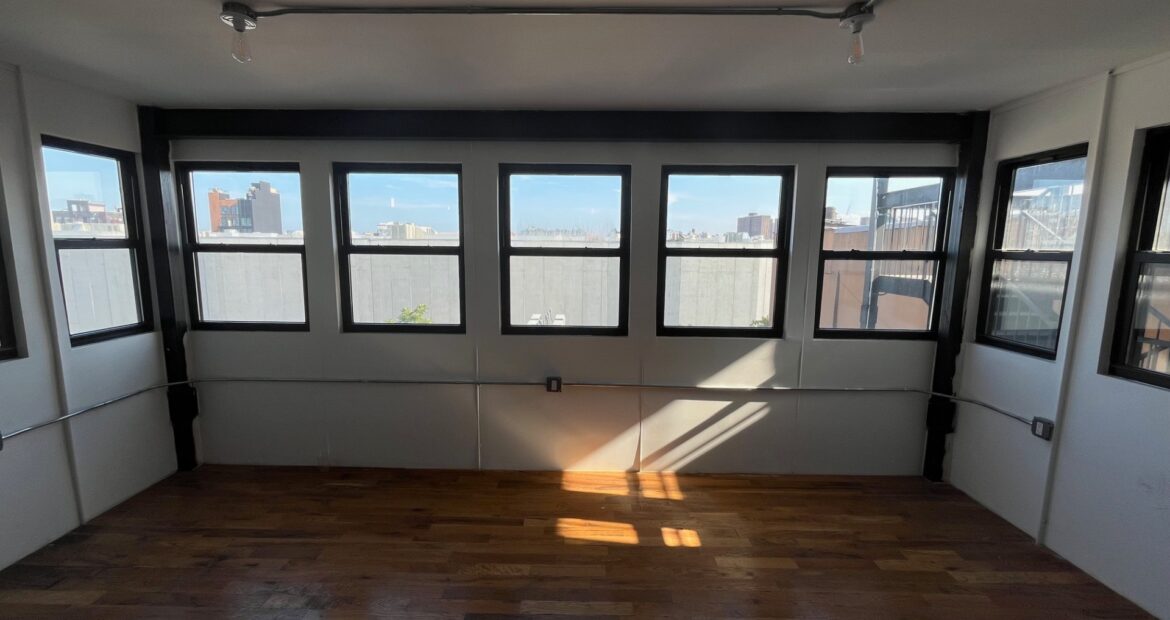 Modern Williamsburg Office Space for Lease – Prime Location, Flexible Terms