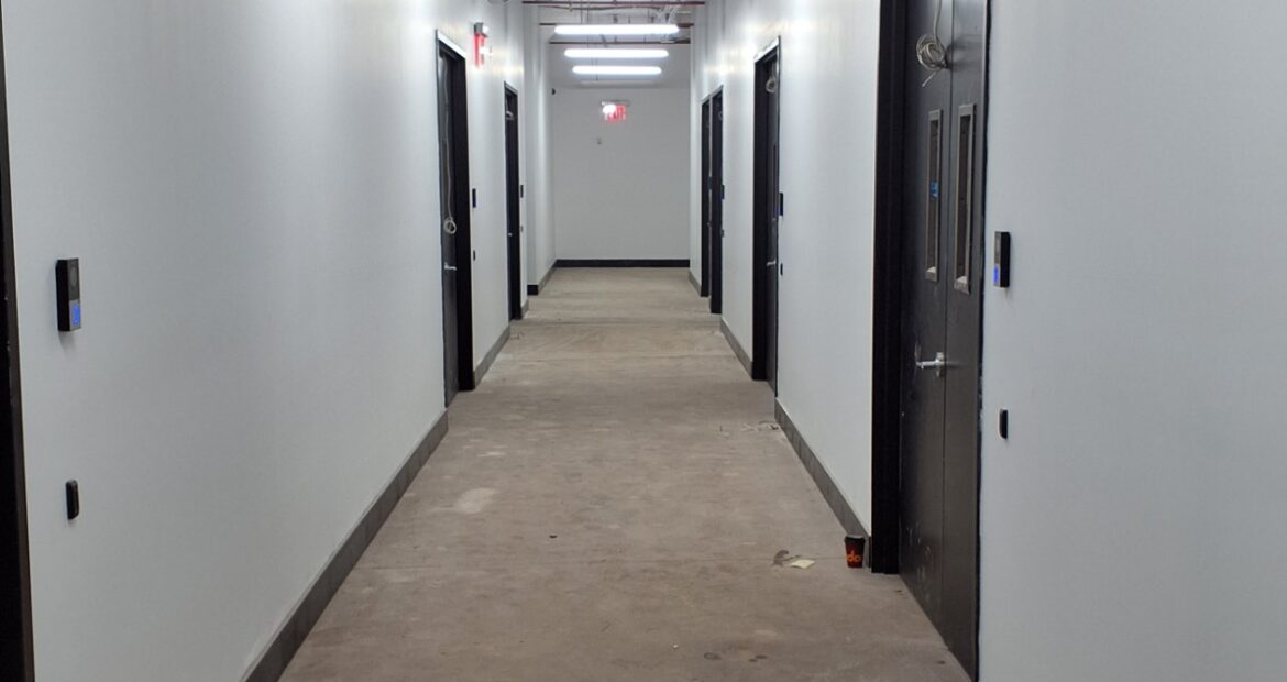 Spacious Industrial Loft Office for Lease in Williamsburg, Brooklyn – 2,200 Sq Ft