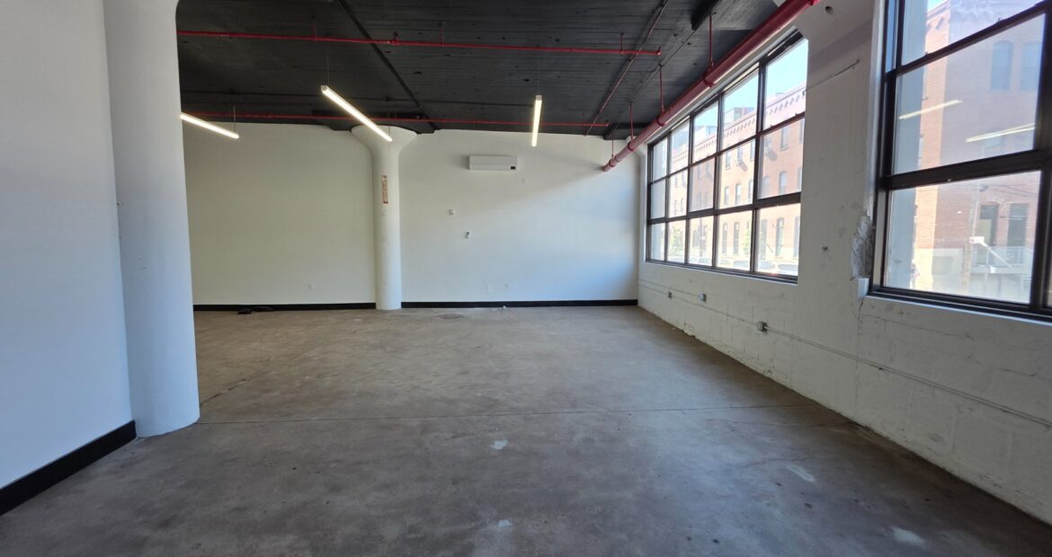 Spacious Industrial Loft Office for Lease in Williamsburg, Brooklyn – 2,200 Sq Ft