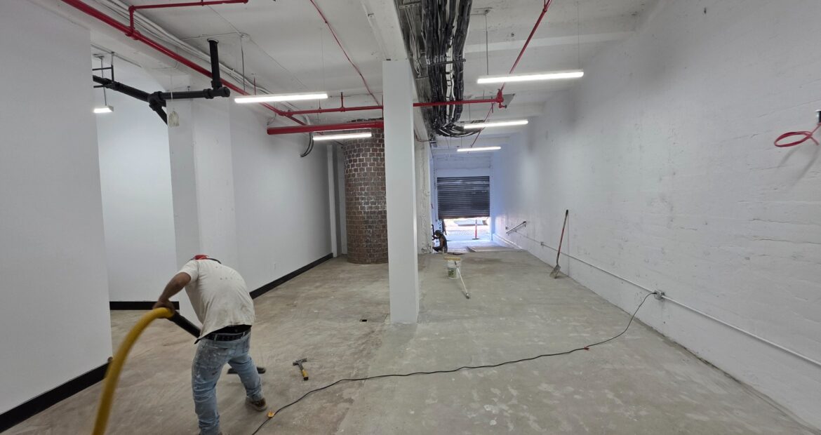 Spacious Industrial Loft Office for Lease in Williamsburg, Brooklyn – 2,200 Sq Ft