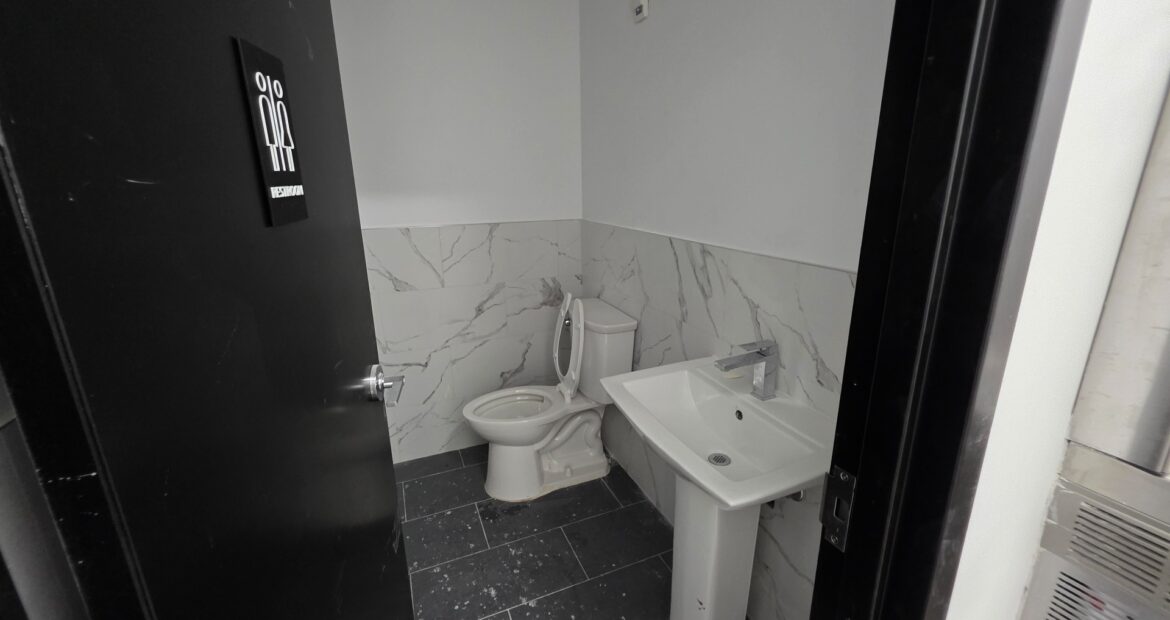Expansive 1,500 Sq Ft Bushwick Loft with 20’ Ceilings – Flexible Commercial Space