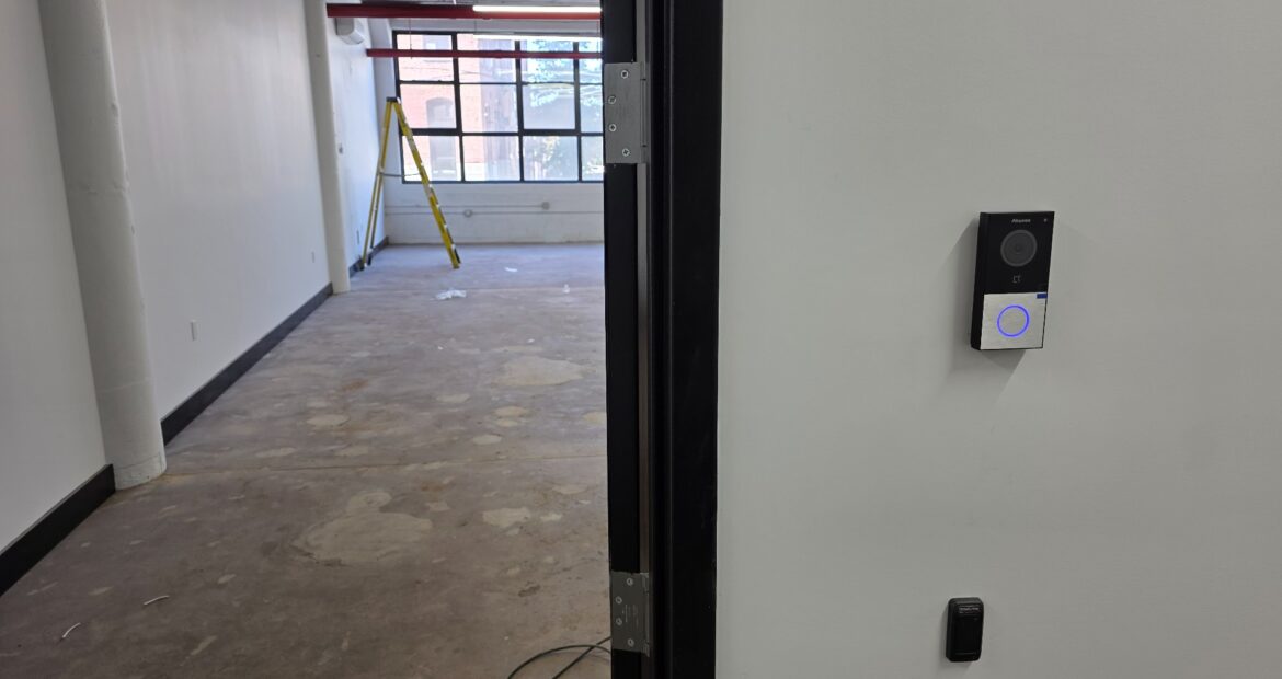 Spacious Industrial Loft Office for Lease in Williamsburg, Brooklyn – 2,200 Sq Ft