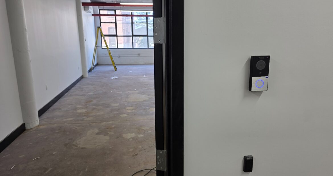 Spacious Industrial Loft Office for Lease in Williamsburg, Brooklyn – 2,200 Sq Ft