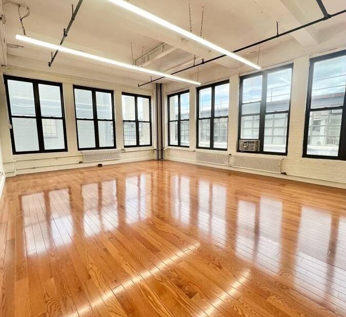 LARGE COMMERCIAL LOFT IN BUSHWICK.
