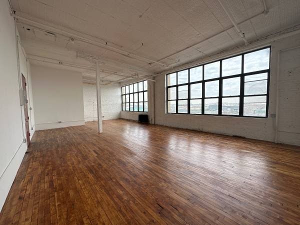 Flexible 1,400 Sq Ft Commercial Space for Lease in Prime East Williamsburg