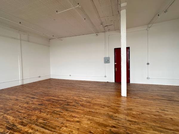 Flexible 1,400 Sq Ft Commercial Space for Lease in Prime East Williamsburg