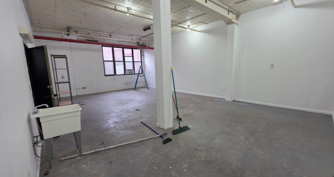 Modern 800 Sq Ft Office Space for Lease in Trendy Bushwick – Prime Location!