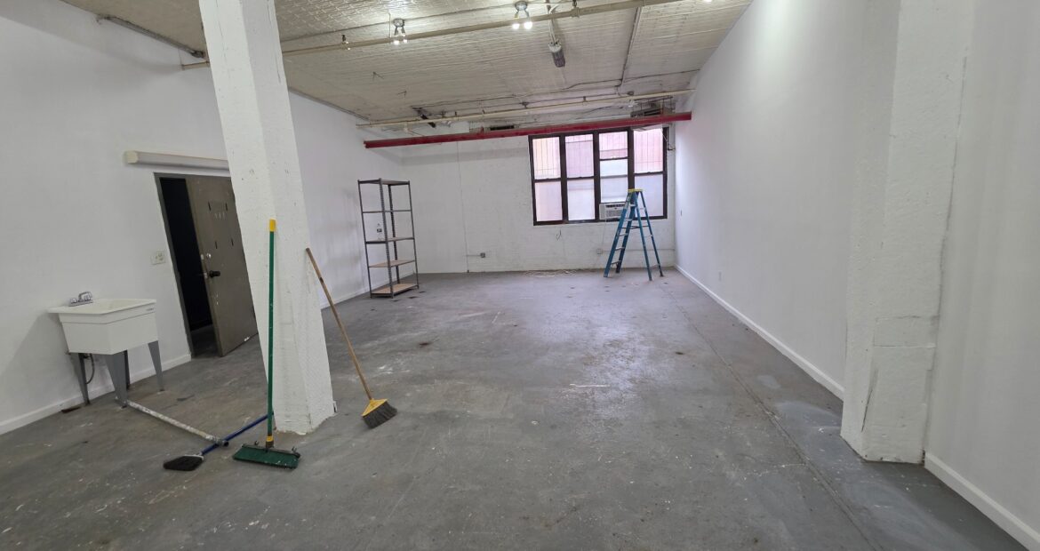 Modern 800 Sq Ft Office Space for Lease in Trendy Bushwick – Prime Location!
