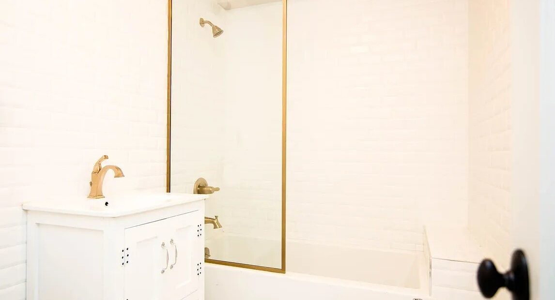 Modern 1BR Duplex in Crown Heights – Luxury, Light & Prime Amenities