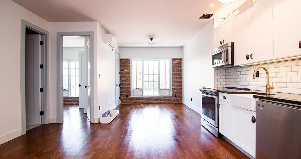 Modern 1BR Duplex in Crown Heights – Luxury, Light & Prime Amenities
