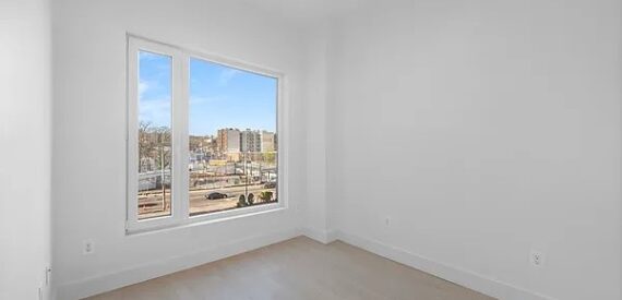 XL Penthouse w/ Gym, Rooftop, Parking & Prospect Park Access – Little Caribbean