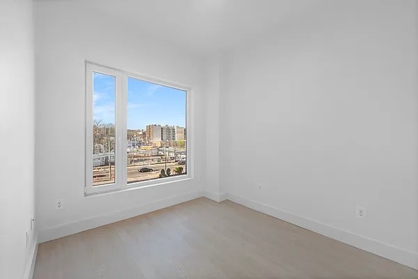 XL Penthouse w/ Gym, Rooftop, Parking & Prospect Park Access – Little Caribbean