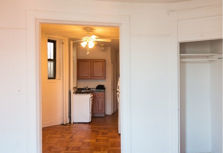 SPACIOUS SUNNY STUDIO STEPS FROM PROSPECT PARK F,N,R,G TRAINS