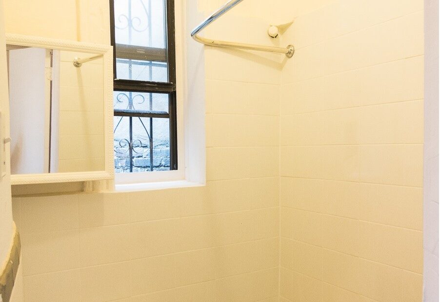 SPACIOUS SUNNY STUDIO STEPS FROM PROSPECT PARK F,N,R,G TRAINS
