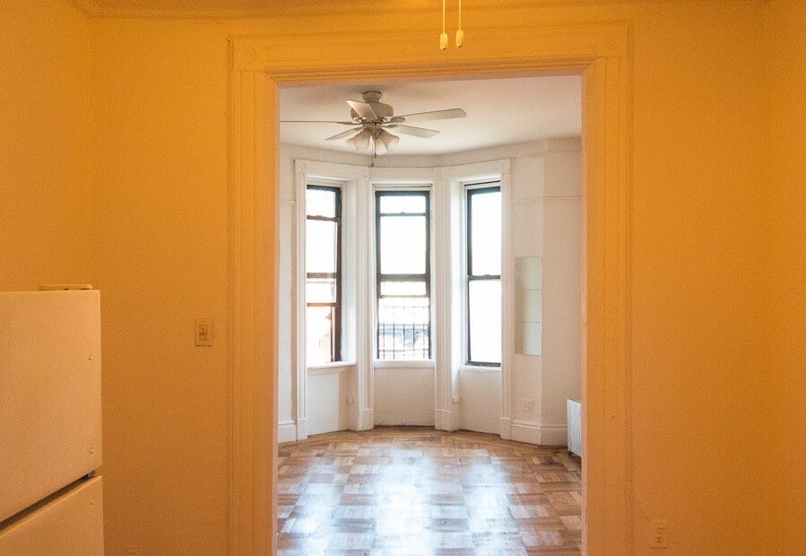 SPACIOUS SUNNY STUDIO STEPS FROM PROSPECT PARK F,N,R,G TRAINS