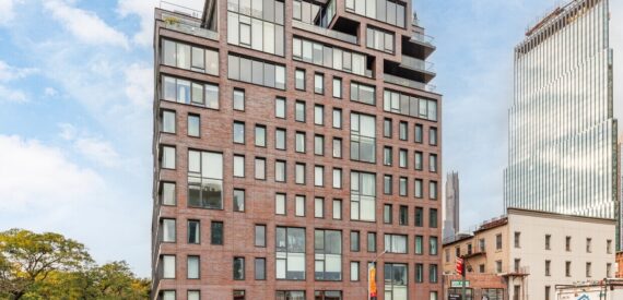 24 4th Ave: For Sale Retail Condo