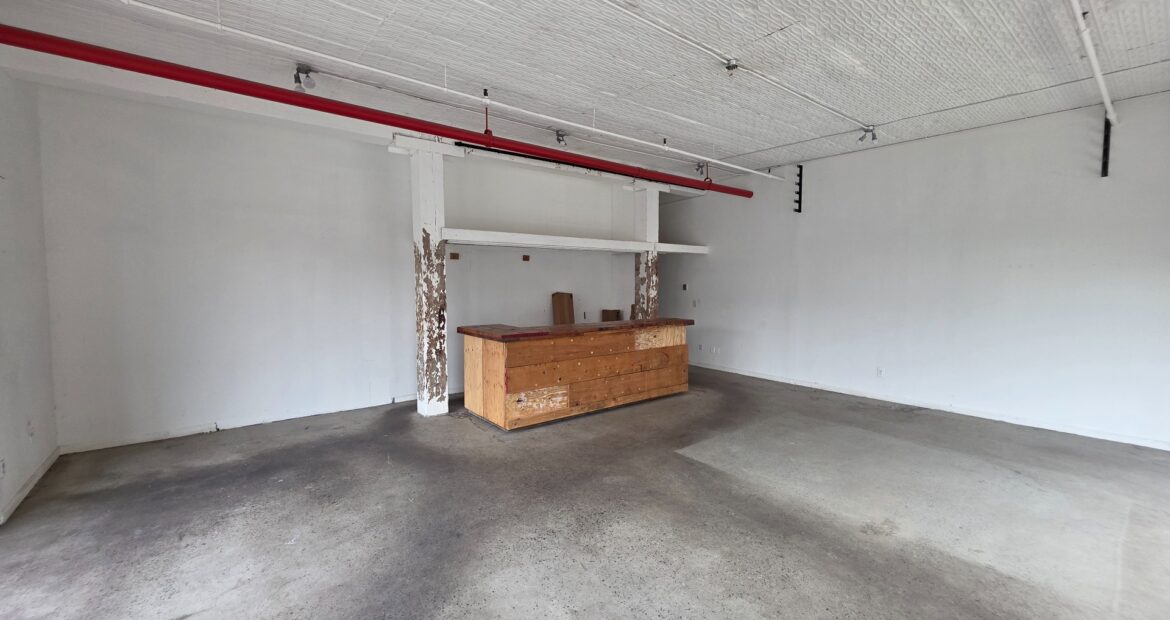 Spacious Corner Retail Loft in Prime Bushwick Location – 1,200 Sq Ft Storefront