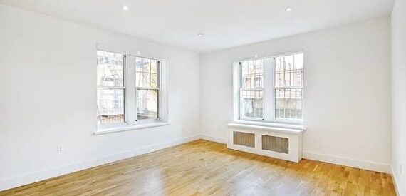 Modern 3BR Loft-Style Studio in Crown Heights | Prime Transit | Pet Friendly 🏙️✨