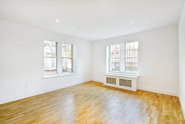 Modern 3BR Loft-Style Studio in Crown Heights | Prime Transit | Pet Friendly 🏙️✨