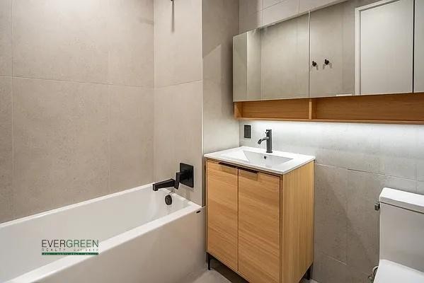 Botanica at 931 Carroll St: Luxury 1BR w/ Balcony, Gym, Rooftop, Near Prospect Park