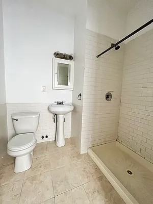Modern 2BR Bushwick Apartment—Laundry, Pet Friendly, Steps to L & M Trains!