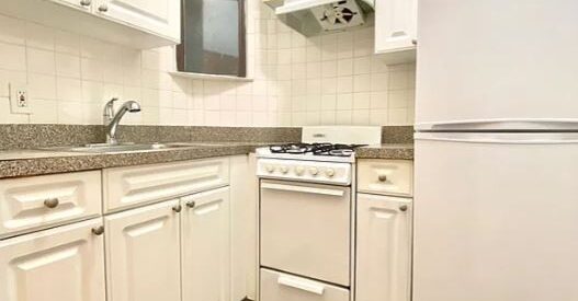 Amazing open layout on East 81st Street in Yorkville