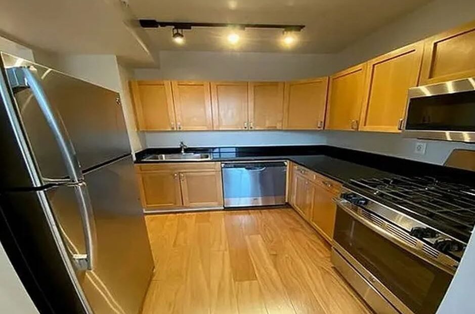 Amazing 2 bed on West 96th Street in Upper West Side