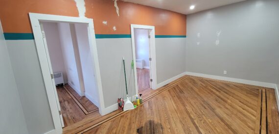 X LARGE__ 2 BED__5 MINUTES MANHATTAN__LARGE LIVING ROOM_PRIME LOCATION