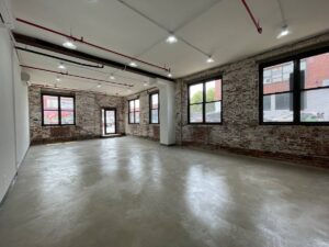 Beautiful corner loft space east williamsburg with a bathroom