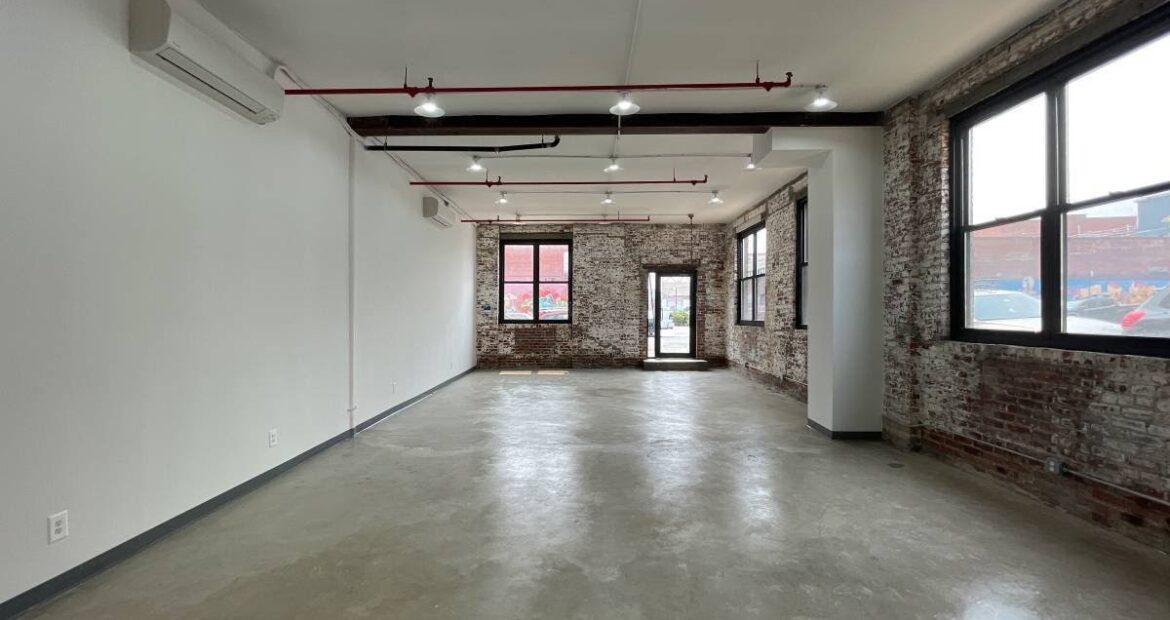 Beautiful corner loft space in east williamsburg with a bathroom