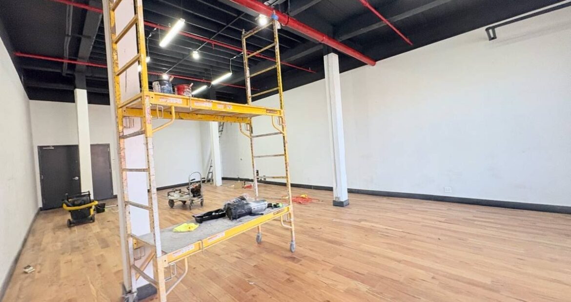 Expansive Industrial Loft Office in Trendy East Williamsburg – 1,100 Sq Ft, Customizable