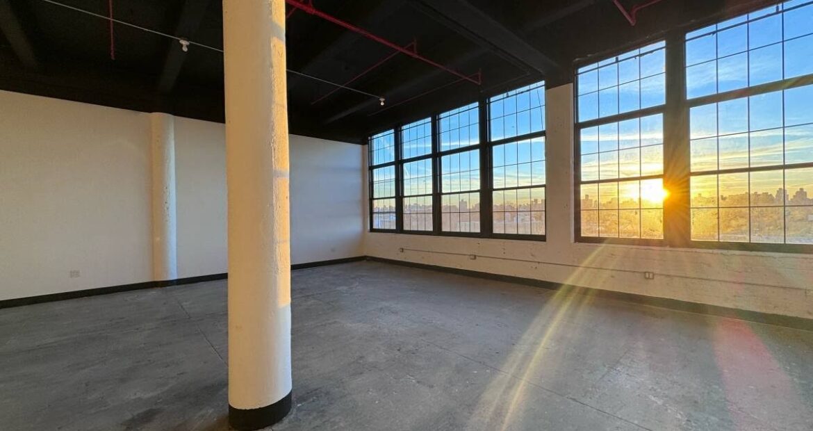 LARGE COMMERCIAL LOFT IN PRIME LOCATION IN BUSHWICK