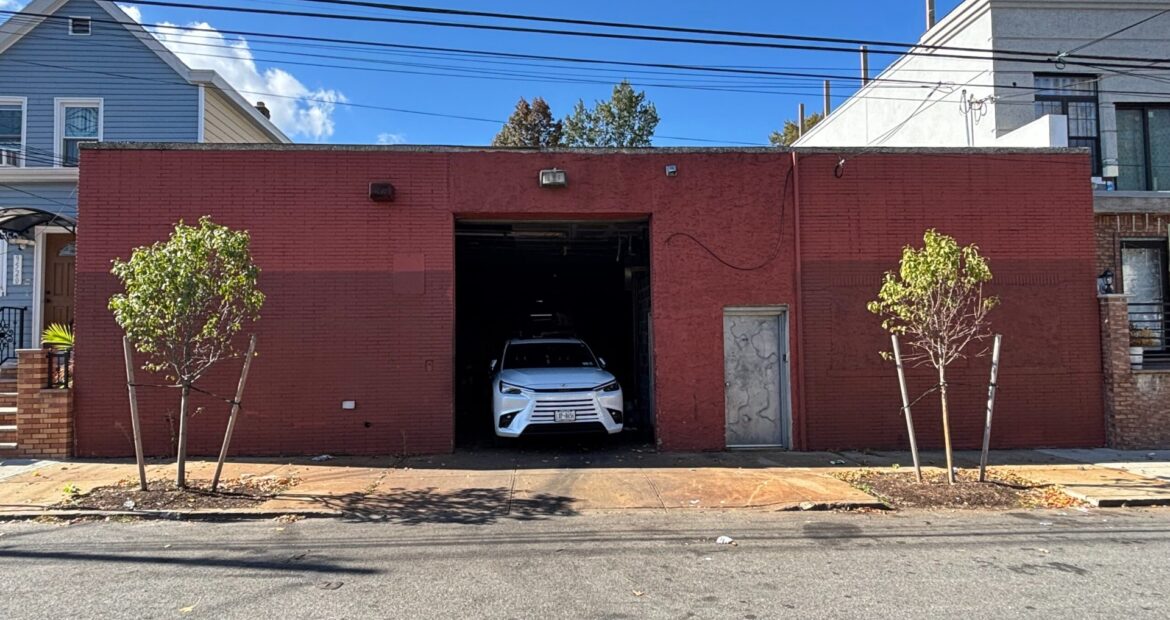 6,000 SF Industrial Warehouse for Lease – Prime Richmond Hill/Ozone Park Location