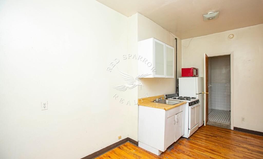 Amazing 1 bed on East 9th Street in the East Village